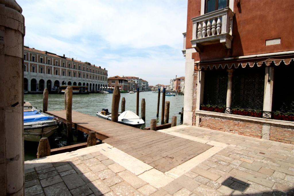 Palazzo Lion Morosini - Check In Presso Locanda Ai Santi Apostoli Venedig Exterior foto