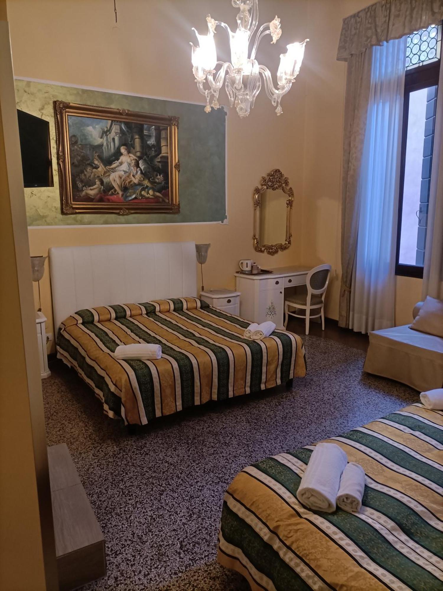 Palazzo Lion Morosini - Check In Presso Locanda Ai Santi Apostoli Venedig Exterior foto